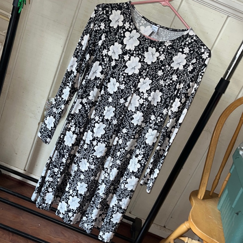 Old Navy Black & White Floral Dress